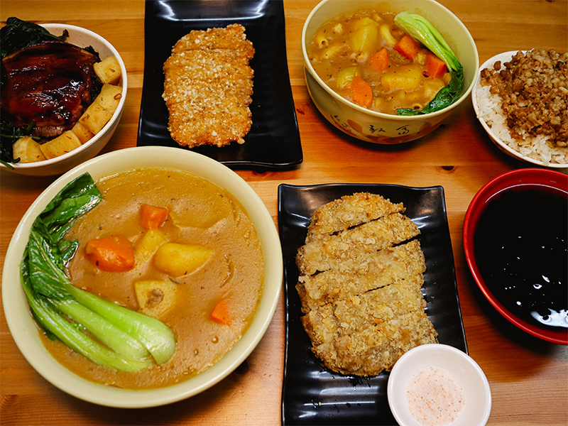 淡水牽絲起士咖哩超邪惡！平價享懷舊梅干控肉、瓜仔肉飯