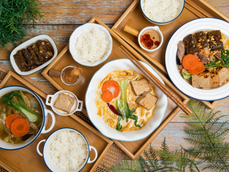 高雄鍋物推薦！濃郁回甘麻奶鍋、辛香美味乾拌鍋饕客必嚐