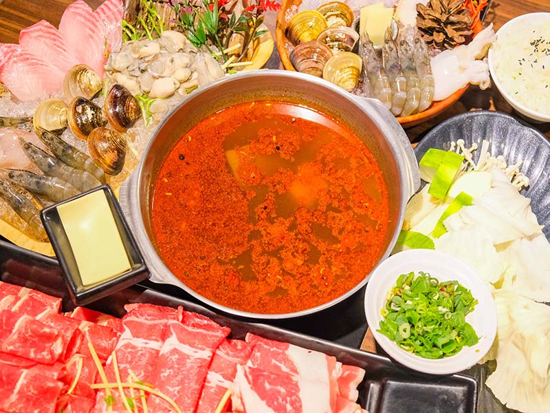 淡水漁人碼頭"高cp值"鍋物!菜盤、火鍋料、冰淇淋吃吃到飽