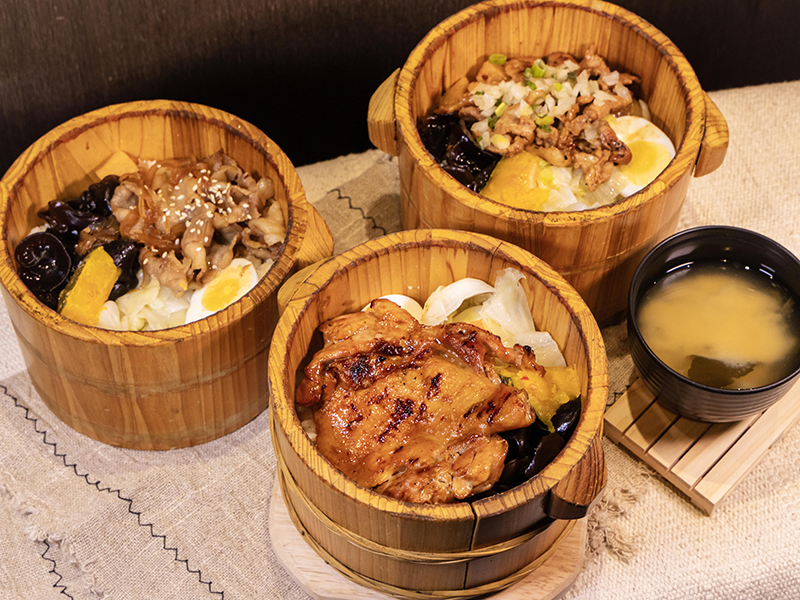 嘉義人氣平價美食│桶裝便當超吸睛 豐盛美味晚來吃不到!