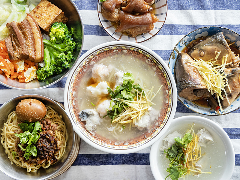 台南在地美食推薦│在地懂吃的都來這!多樣浮水羹一次滿足