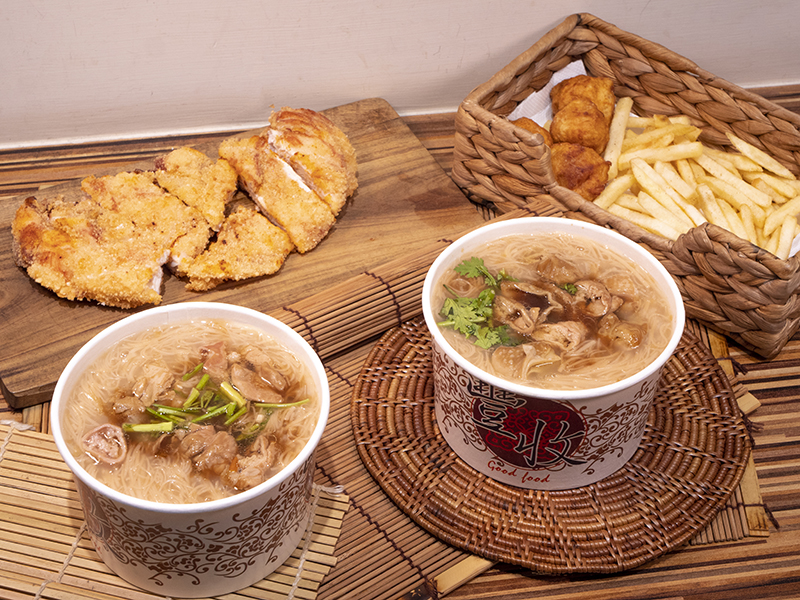 北平黃昏市場人氣美食！手工麵線、酥脆雞排獨享餐饕客必點