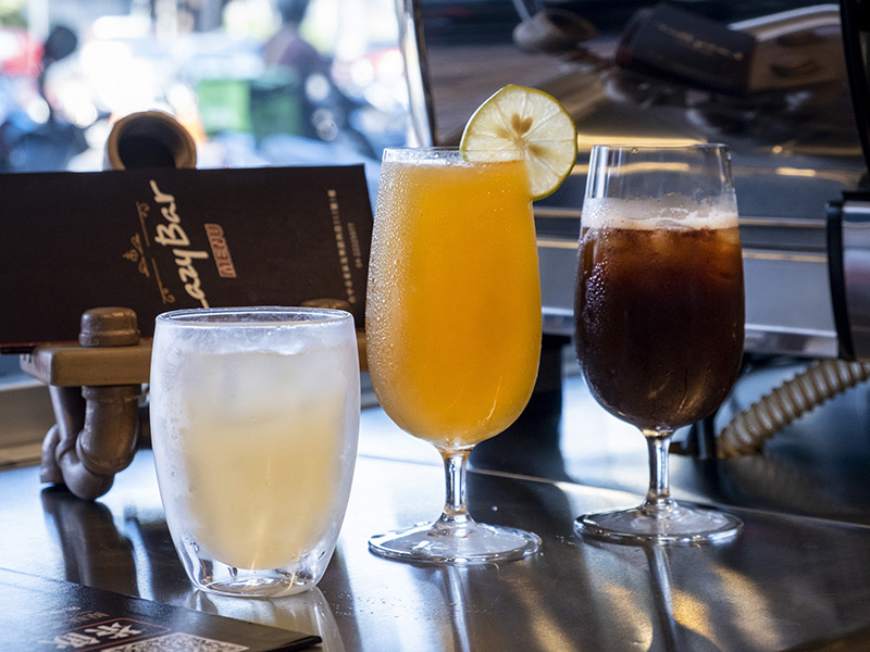 Lazy Bar|近台中火車站　調酒咖啡手搖茶都有賣　隨時享受微醺