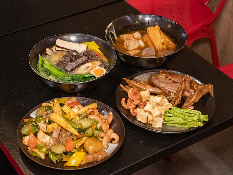 台中南屯人氣滷味店 【滿大碗黎明店】滷炸炒燙4吃法一次滿足