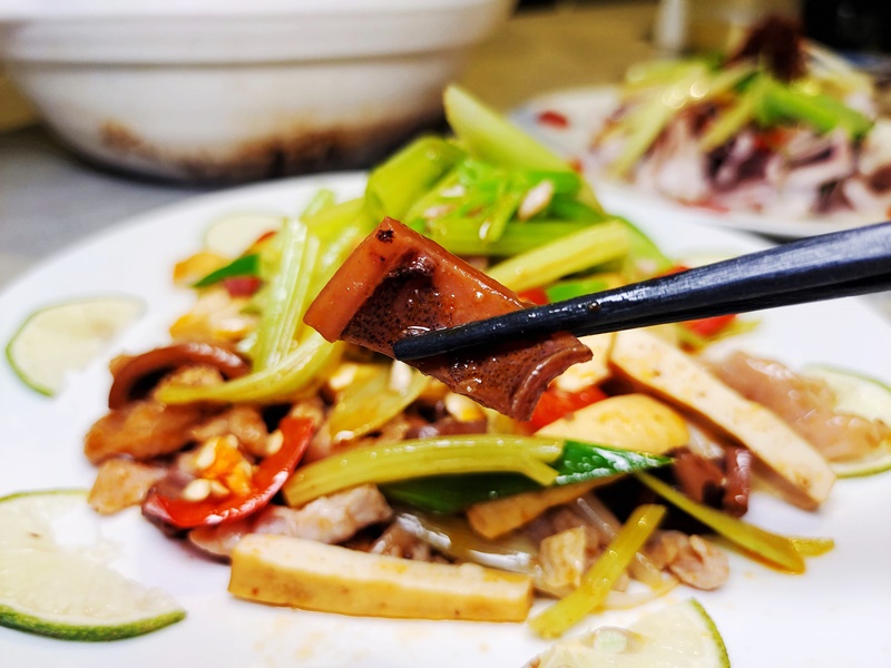 台中餐酒館風熱炒店!來「烹味家熱炒」體驗微醺下的熱情