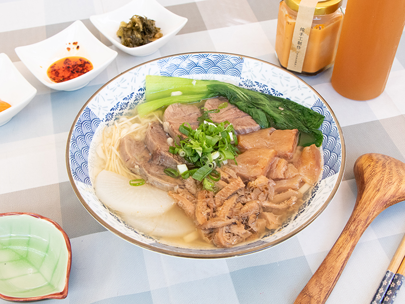 台中美食推薦│北屯古早味懷舊眷村美食【小眷村牛肉麵】