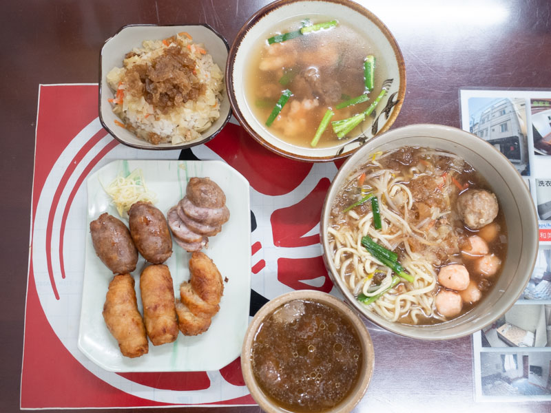 鹿港美食│鄰近文武廟,傳承四代古早味【亞永師蝦丸】