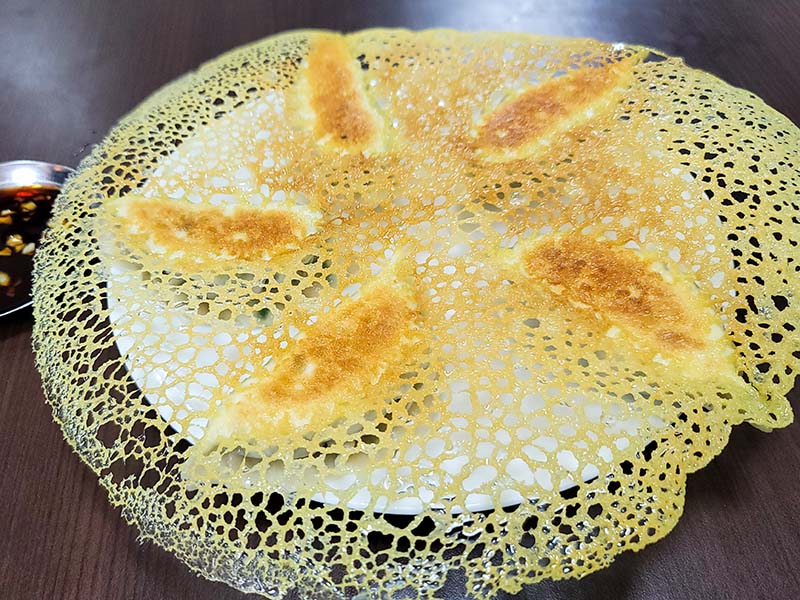 【冰花黃金煎餃】讓人吃了就愛上!花蓮才有的傳統手工煎餃
