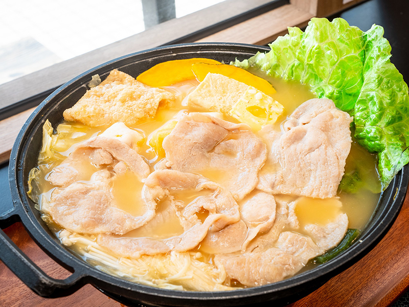 嘉義必吃平價鍋物店,多樣化的餐點與自助吧值得你一再回訪