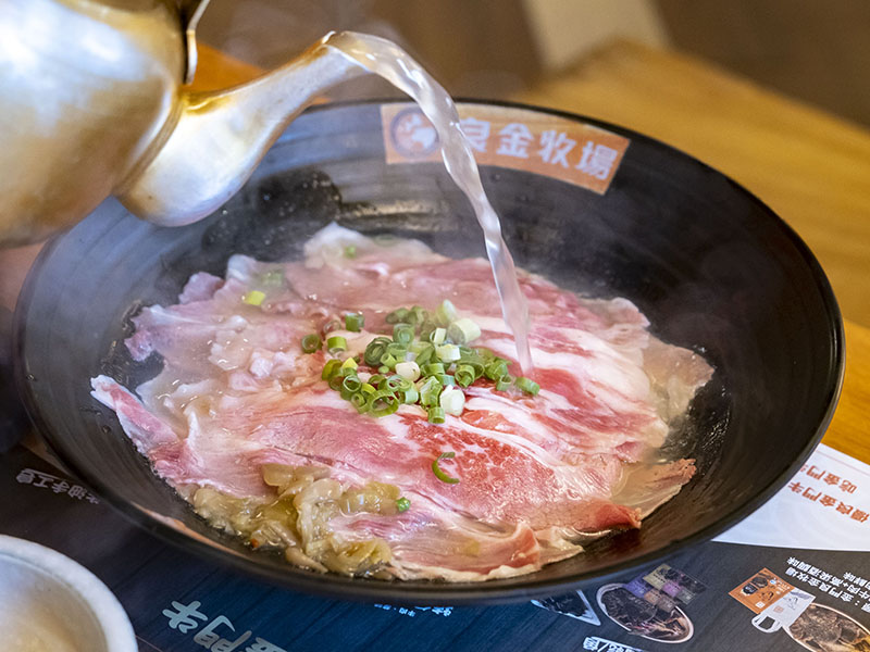 金門美食 │【良金牧場工廠總店】當日現涮溫體酒糟牛肉麵