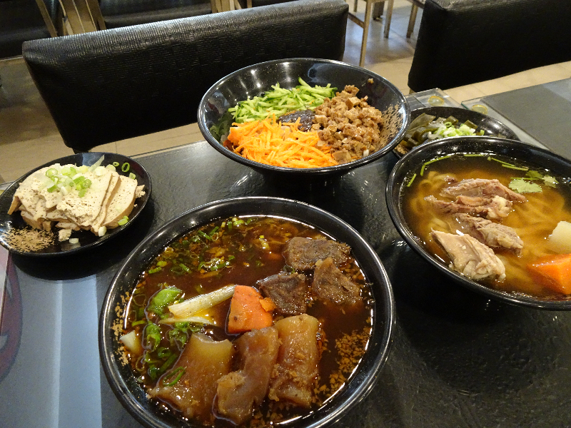 台南美食|東區也能吃到的北區排隊名店 鴻源金好吃牛肉麵